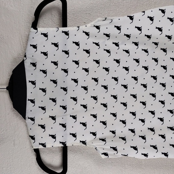 Love Me I'm Gorgeous White Black Cat Print Collared Sleeveless Button Down Top - Picture 11 of 13